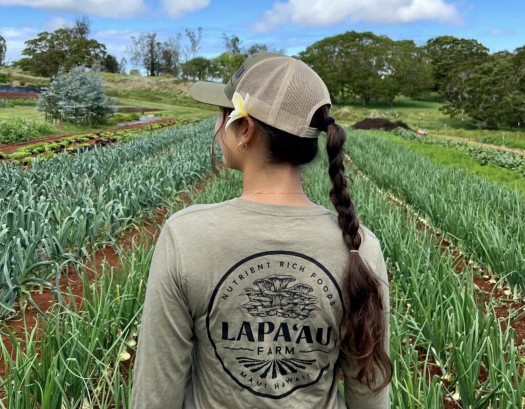 Lapaau-Farm-Field-Photo-With-Female-Worker