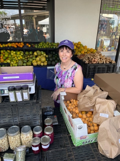 Dr_Dean_Volunteering_At_Farmers_Market